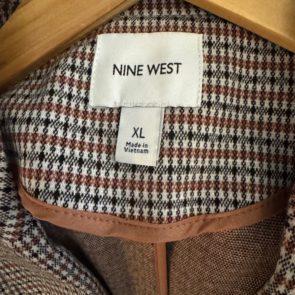 Nine West Size Xl Single Button Blazer - image 3